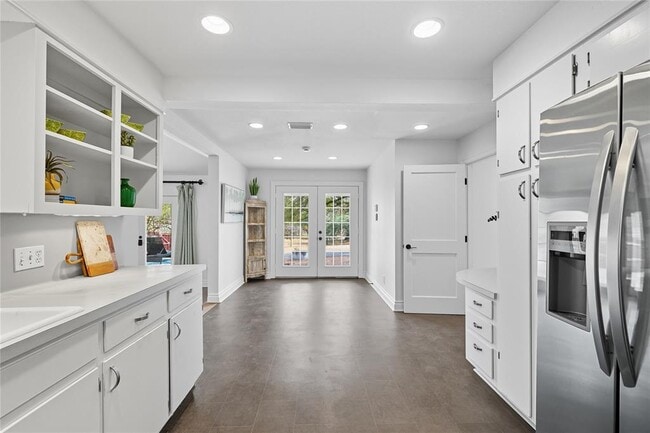 Building Photo - 3003 Burleson Rd