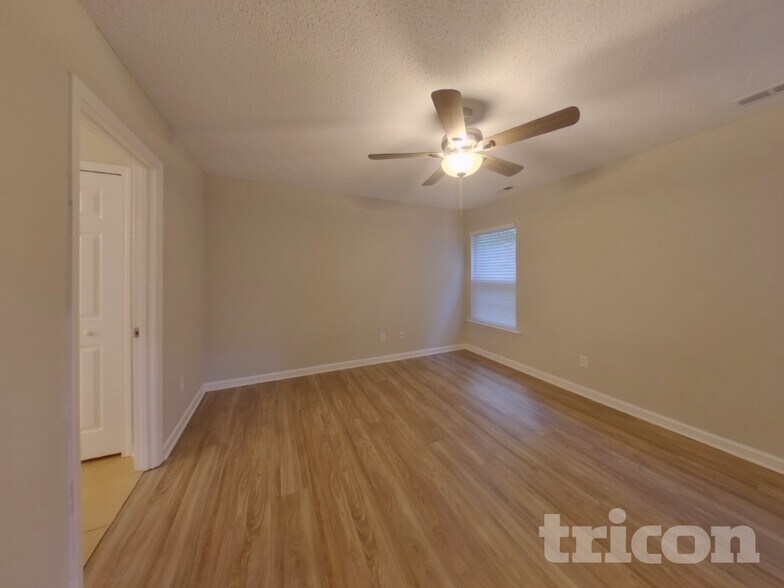 Building Photo - 474 Brighton Woods Dr