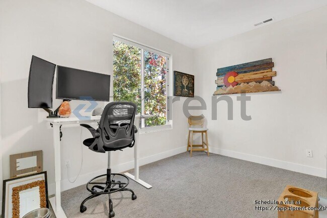 Building Photo - 15387 SE Hawthorne Mdws St