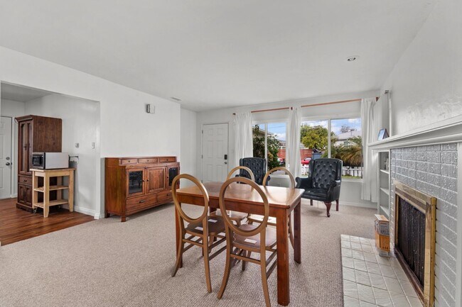 Building Photo - Attached garage!