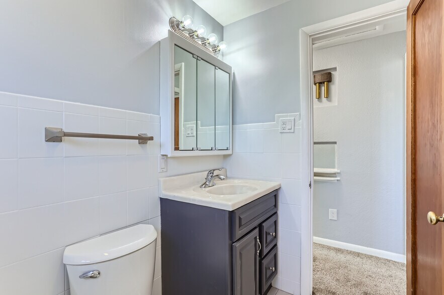 Building Photo - 3264 Niagara St