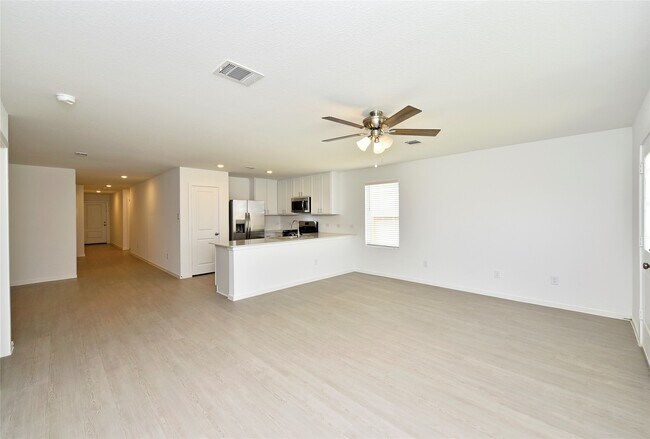 Building Photo - 10218 Prairie Dunes Ln