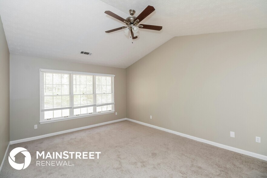 Building Photo - 8418 Waverly Dr