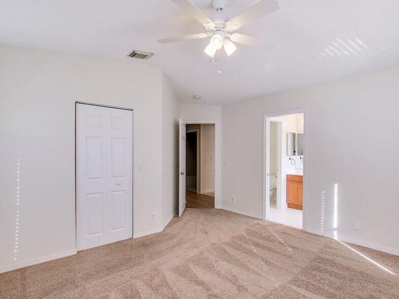 Building Photo - 1453 NW 208th Terrace
