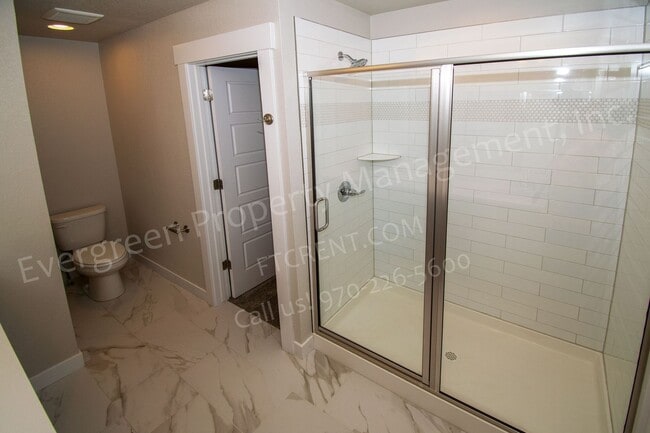 Building Photo - 298 E Chestnut St