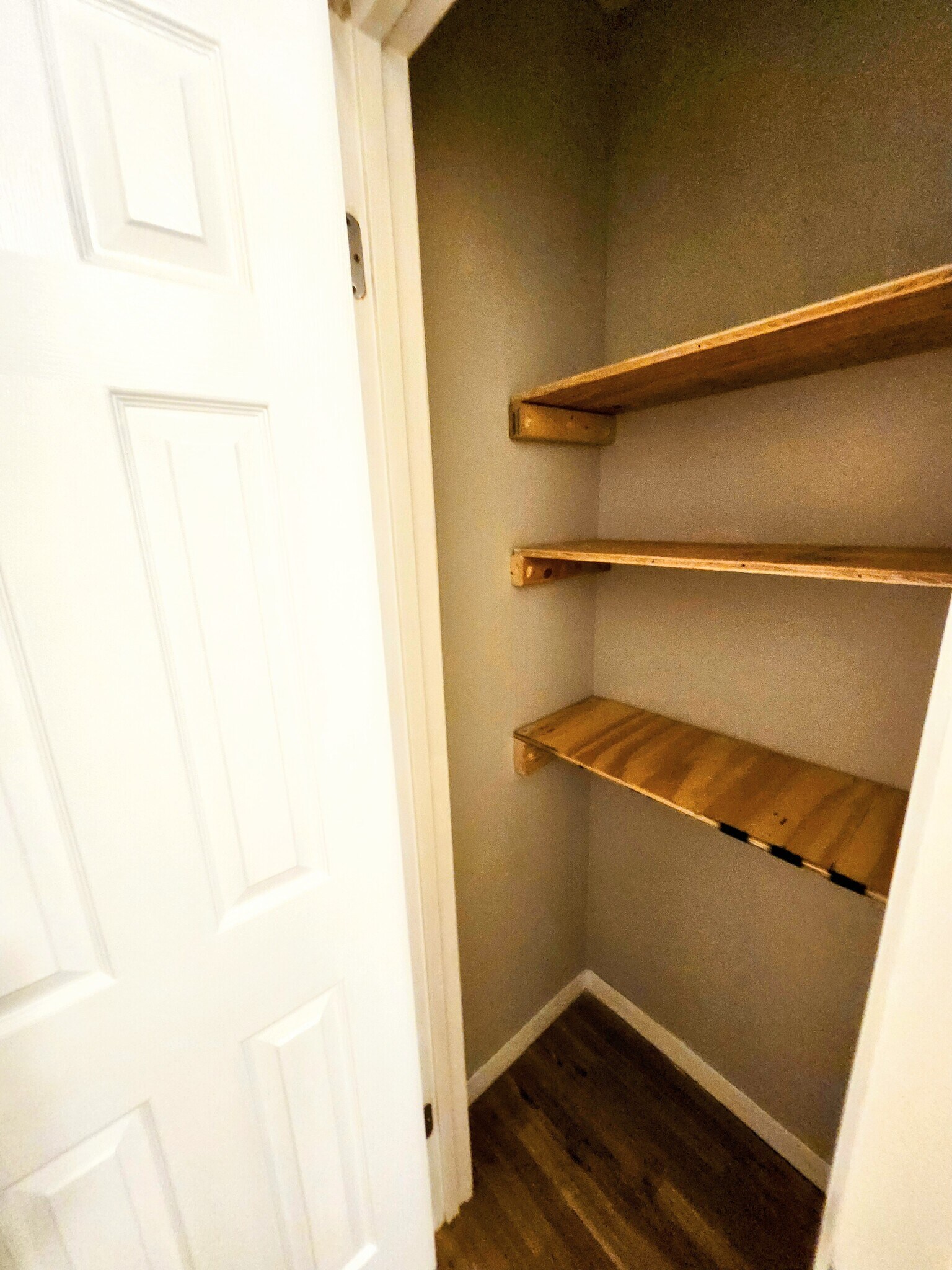 Building Photo - 5230 Beach Dr