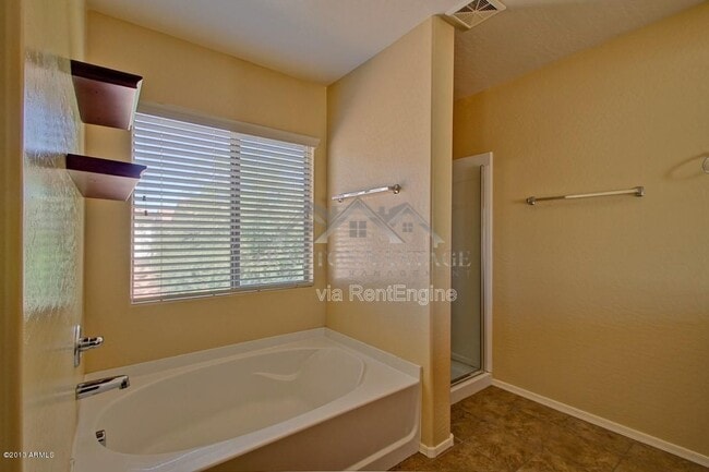 Building Photo - 4725 E Olney Ave