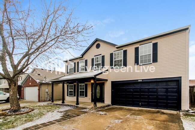 Building Photo - 1806 Sonesta Ln