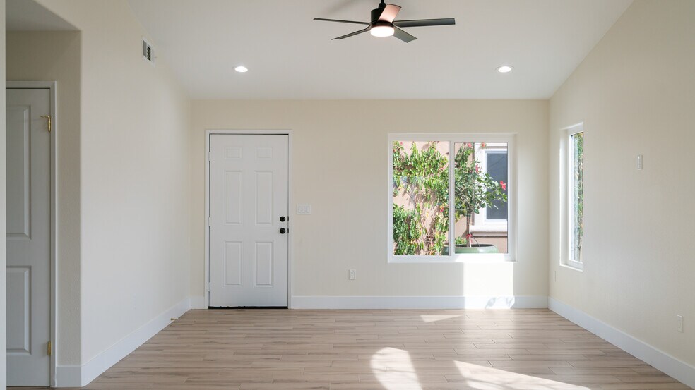 Building Photo - 48509 Calle Carmello