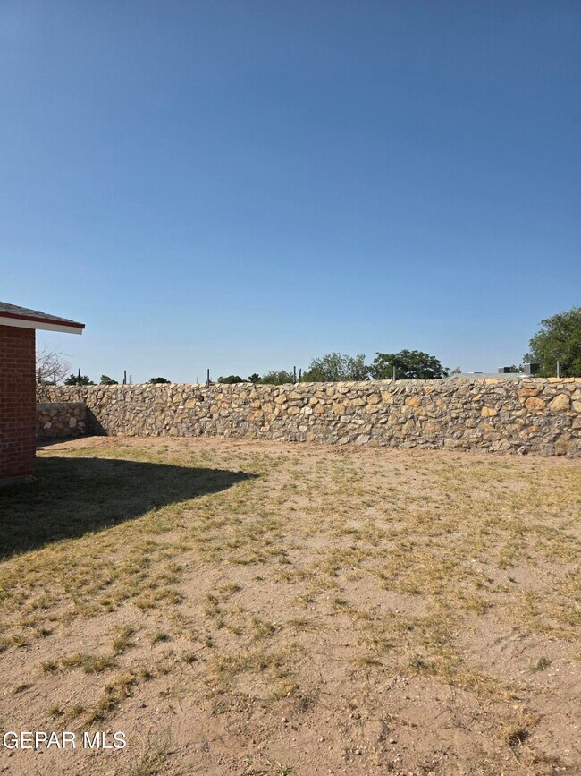 Building Photo - 3005 Barkarian Pl