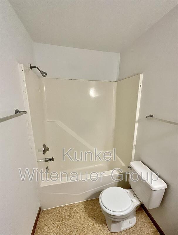 Building Photo - 156 Marion Dr