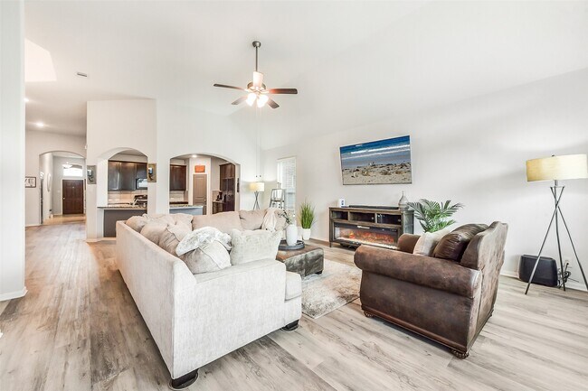 Building Photo - 12430 Ashgrove Point Dr