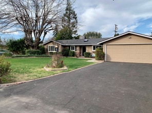 Building Photo - 454 W Twain Ave