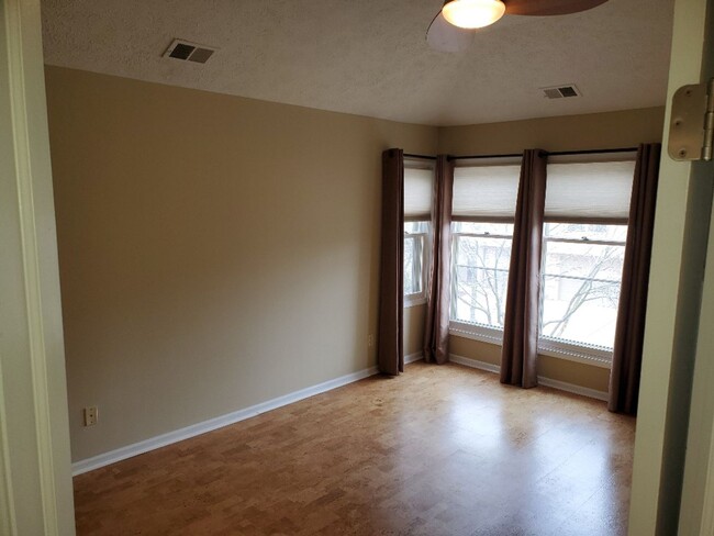 Building Photo - Gorgeous Ann Arbor 2 Bedroom Condominium W...