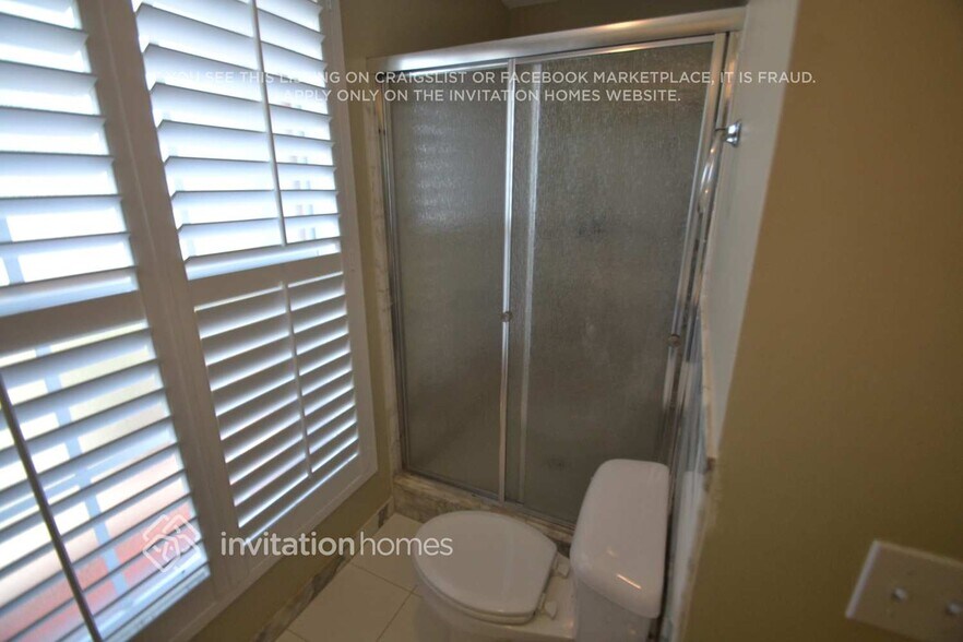 Building Photo - 6110 NE 19th Ave