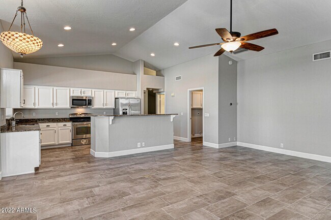 Building Photo - 4418 E Barwick Dr