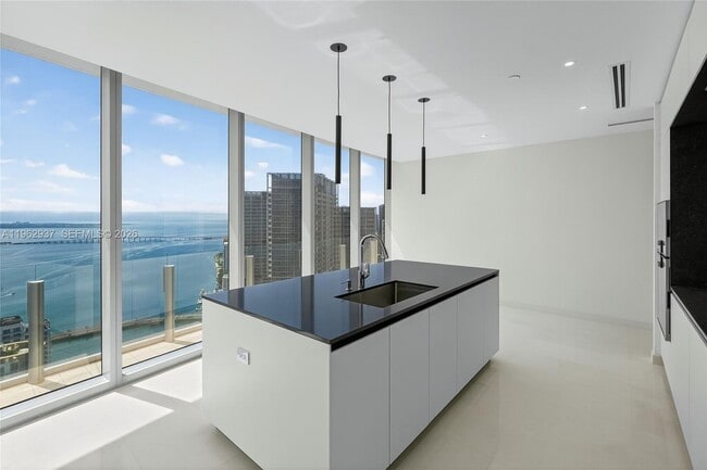 Building Photo - 300 Biscayne Blvd Way