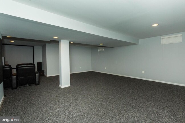 Building Photo - 249 Lord Fairfax St