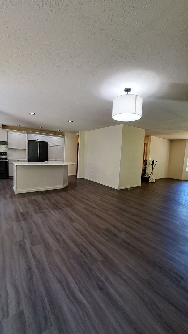Building Photo - 3 Bedroom 2 Bath Home in Seabeck
