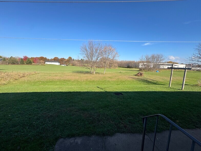 Building Photo - 647 Kennedy Ct