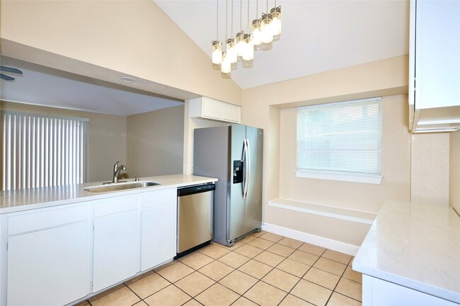 Building Photo - 21219 Park Mt Dr