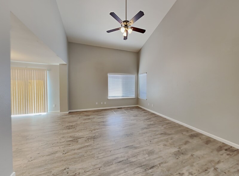 Building Photo - 8153 Meadowcrest Dr