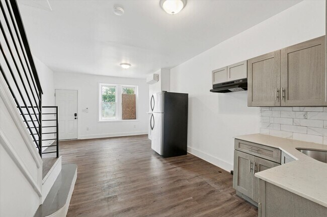 Building Photo - 3 Bedroom House North Philly- Newly Renovated