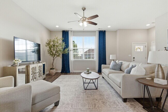 Building Photo - 3805 Flatwater Dr