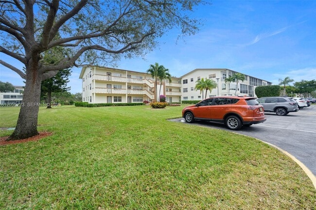 Building Photo - 312 Mansfield G
