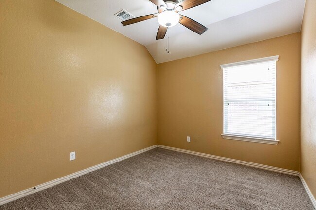 Building Photo - 118 Wallin Farms Dr