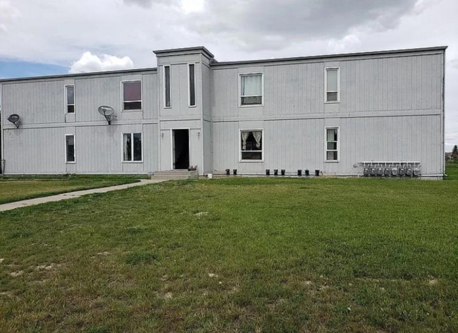 Building Photo - 321 2nd Ave NW