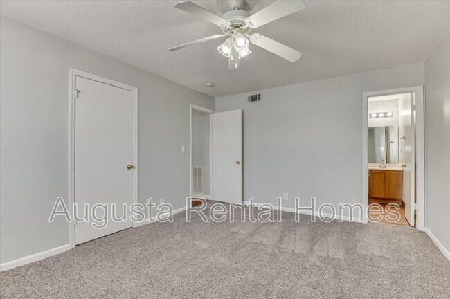 Building Photo - 520 E Buena Vista Ave