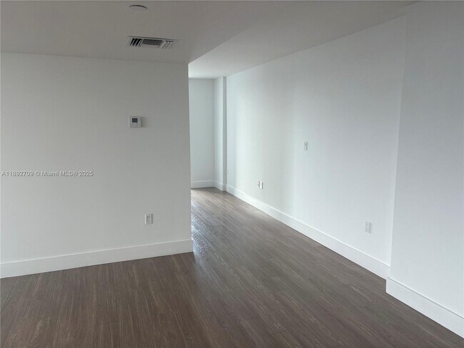Building Photo - 1025-1092 92nd St