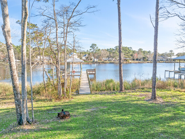 Building Photo - 111 E Bayou Forest Dr