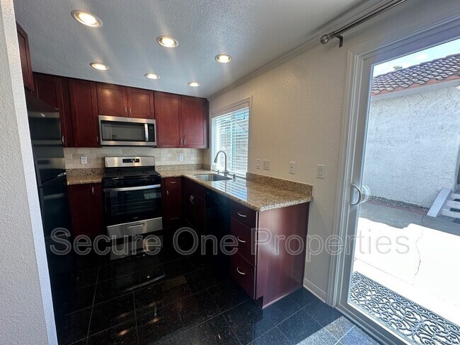 Building Photo - 248 Green Heath Pl