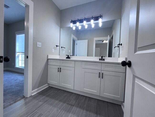 Building Photo - 8817 Stillwater Rd