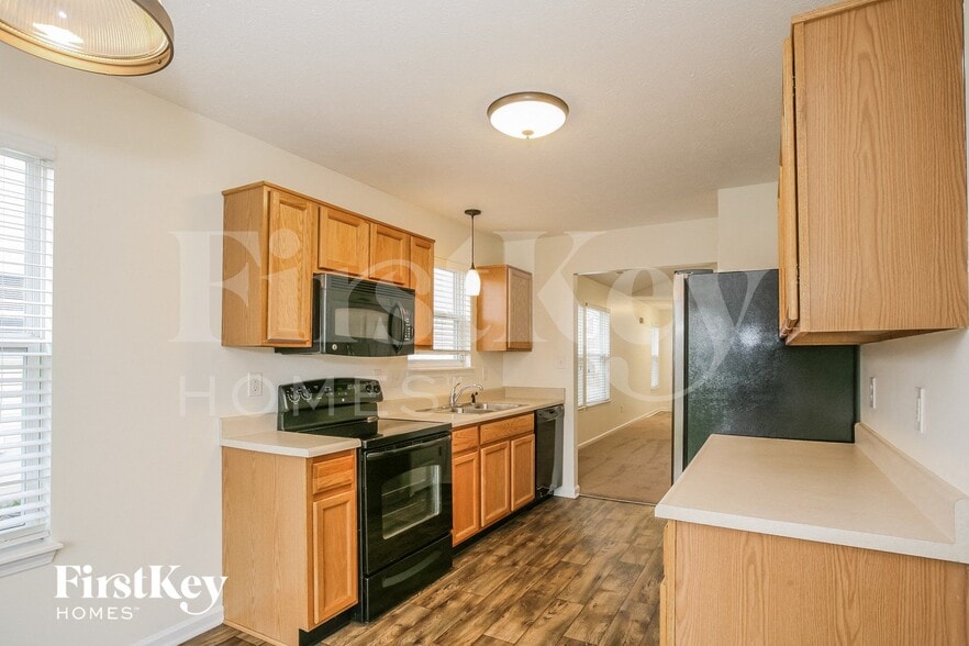 Building Photo - 467 Vernon Pl