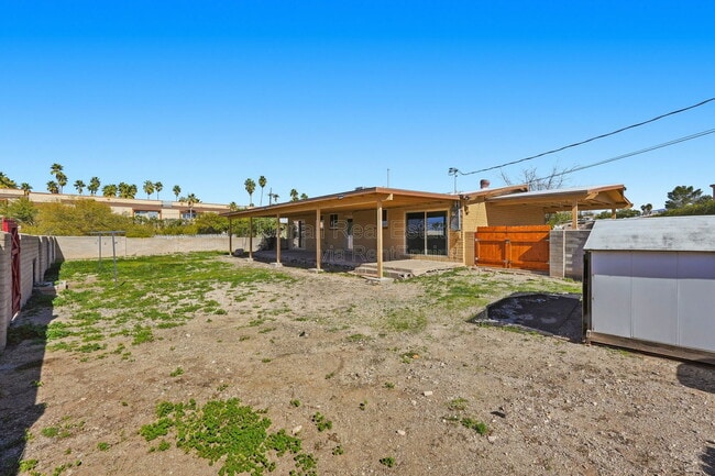 Building Photo - 210 S Alandale Pl