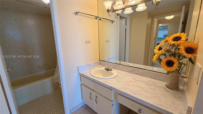 Building Photo - 1351 NE Miami Gardens Dr