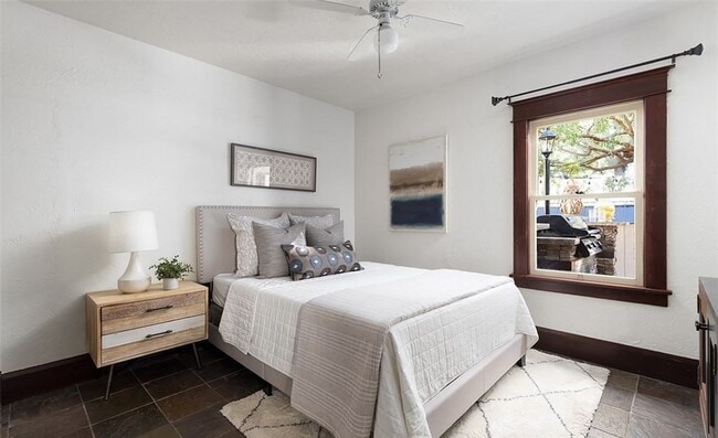 Building Photo - 127 N Grand St