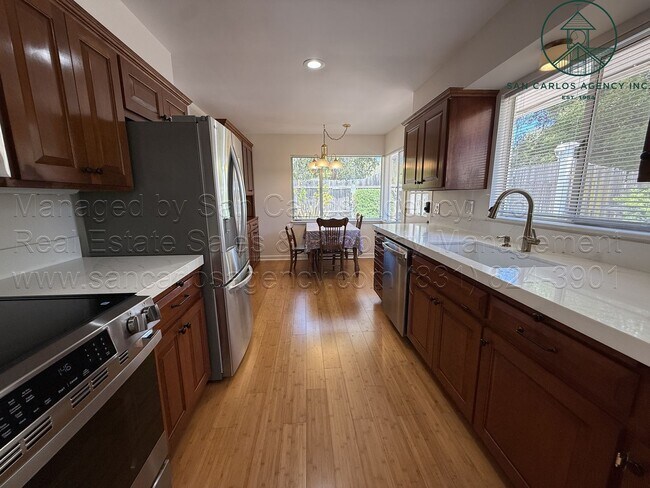 Building Photo - Recently Updated Three Bedroom Upper Hatton Fields Home