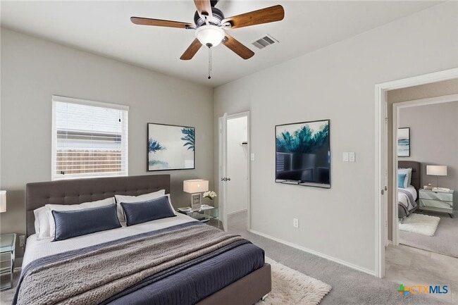 Building Photo - 2940 Coral Way