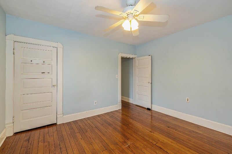 Building Photo - 977 Woodruff Pl E Dr