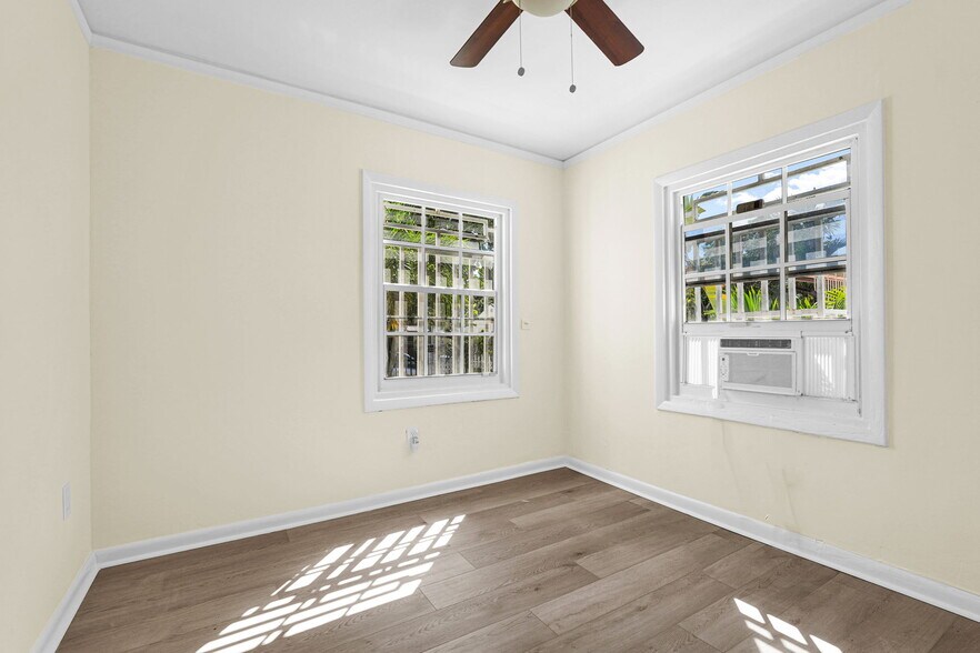 Building Photo - 511 NW 44th St