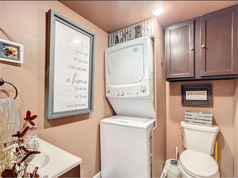 Building Photo - 3312 SE 6th St