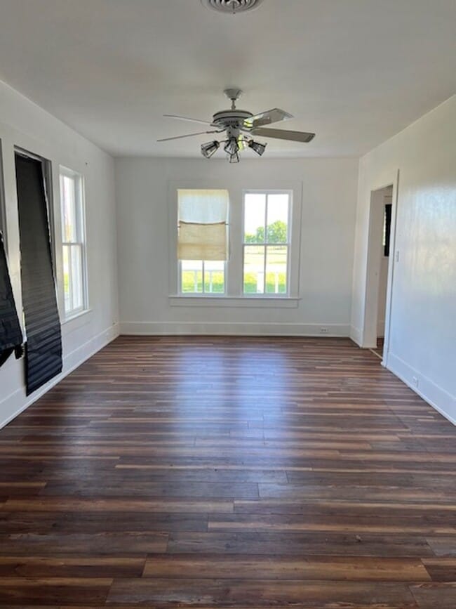 Building Photo - 20748 FM521