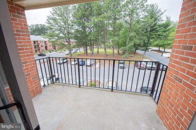 Building Photo - 810 College Ln