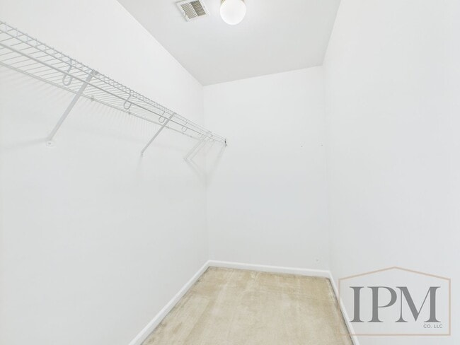 Building Photo - Available Now - 3 Bedroom Home in Dallasto...
