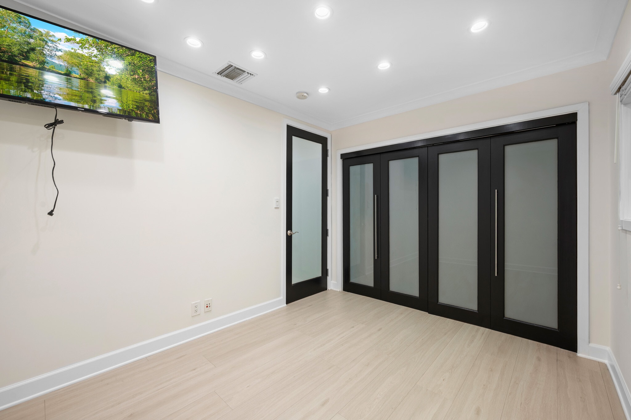 Building Photo - 1544 Golf Club Dr