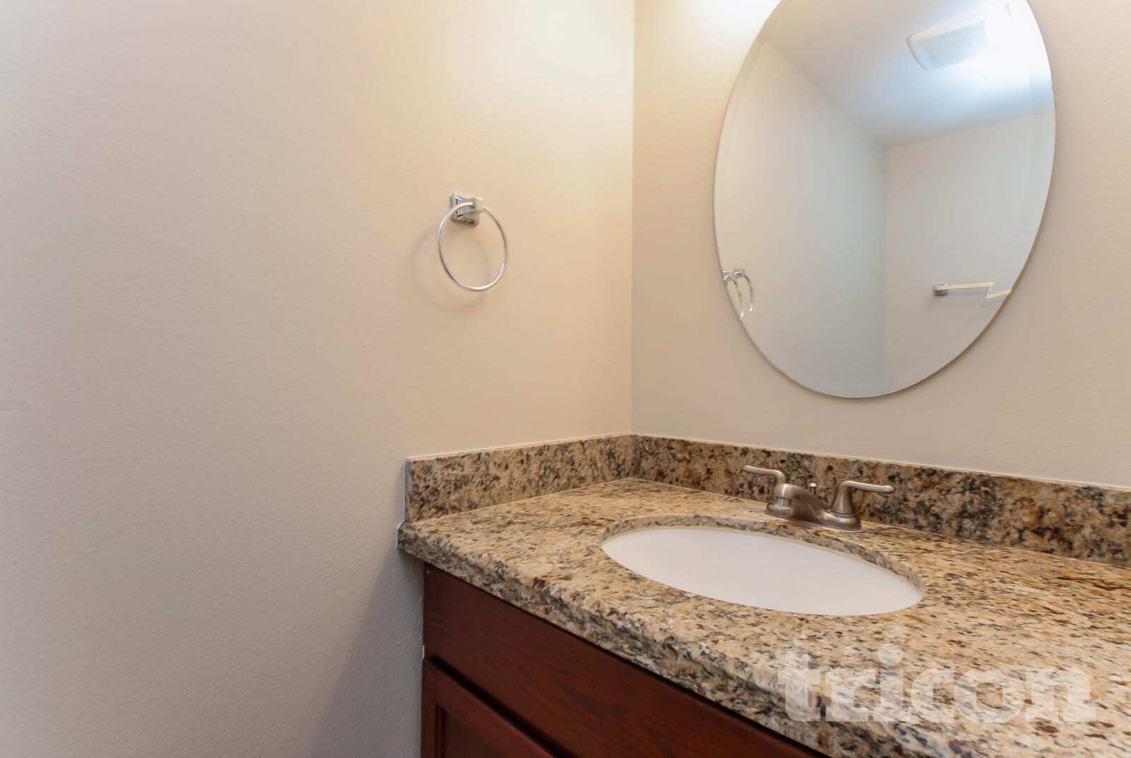 Building Photo - 5025 S Mill Ave